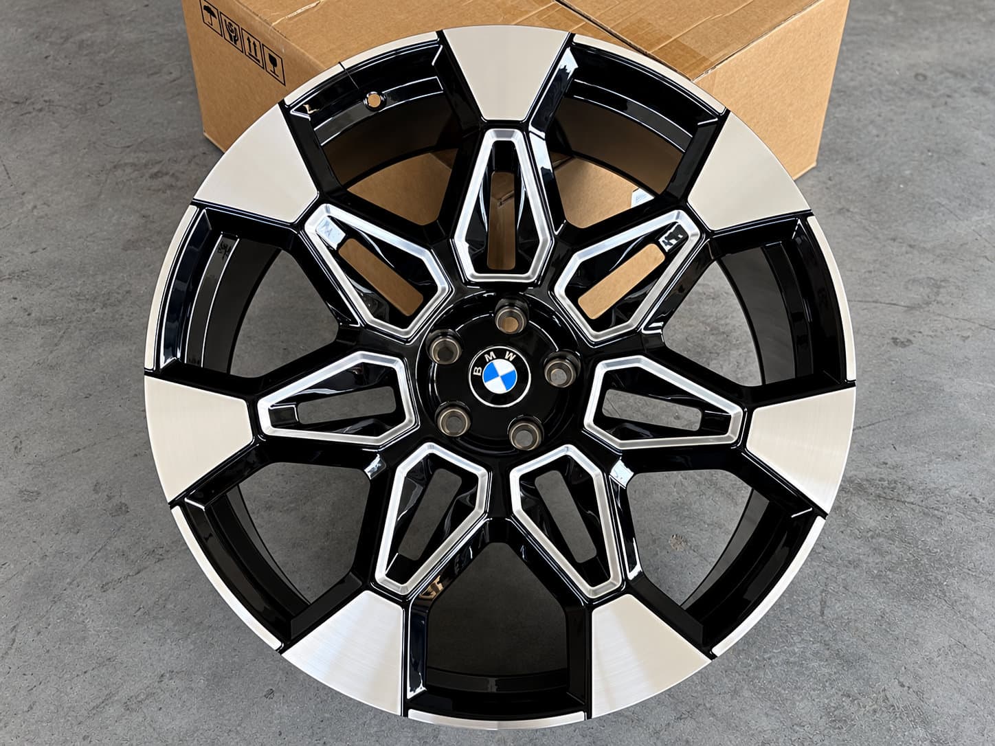 Кованые диски BMW X7 R22 — AW-107, фото 1